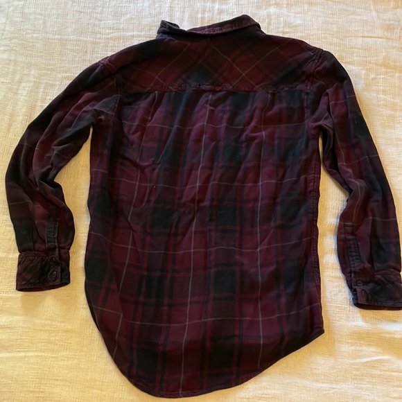🇨🇦TNA Plaid Long Sleeve - Picture 3 of 5